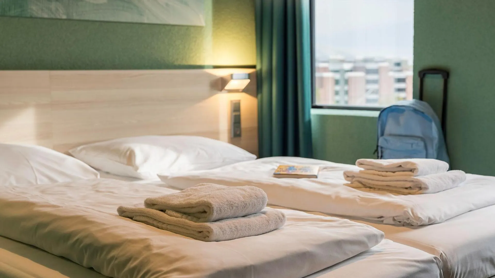 **  Meininger Hotel Amsterdam City West Nederländerna