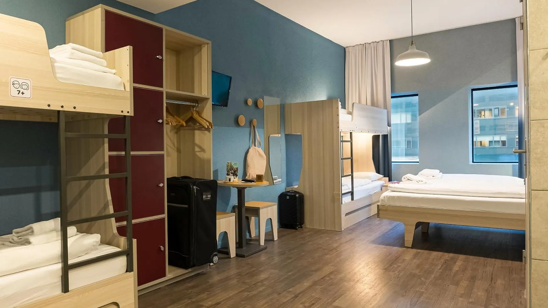 Meininger Hotel Amsterdam City West 2*,