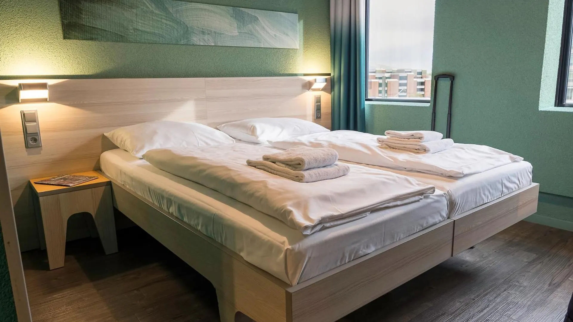 Meininger Hotel Amsterdam City West 2*,